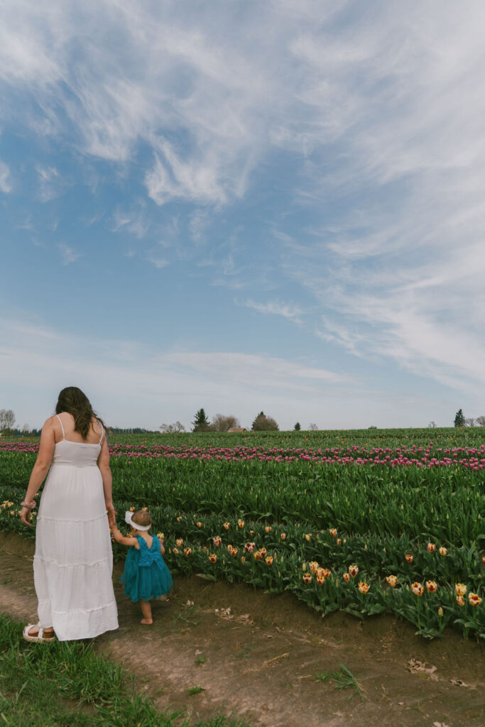 mommy and me photoshoot at the tulip festival 